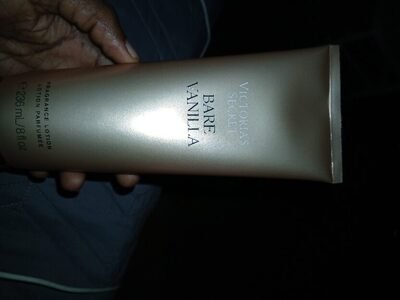 Victoria's Secret Victoria's Secret Bare Vanilla Body Lotion balsam do ciała 236ml — Składniki i ocena
